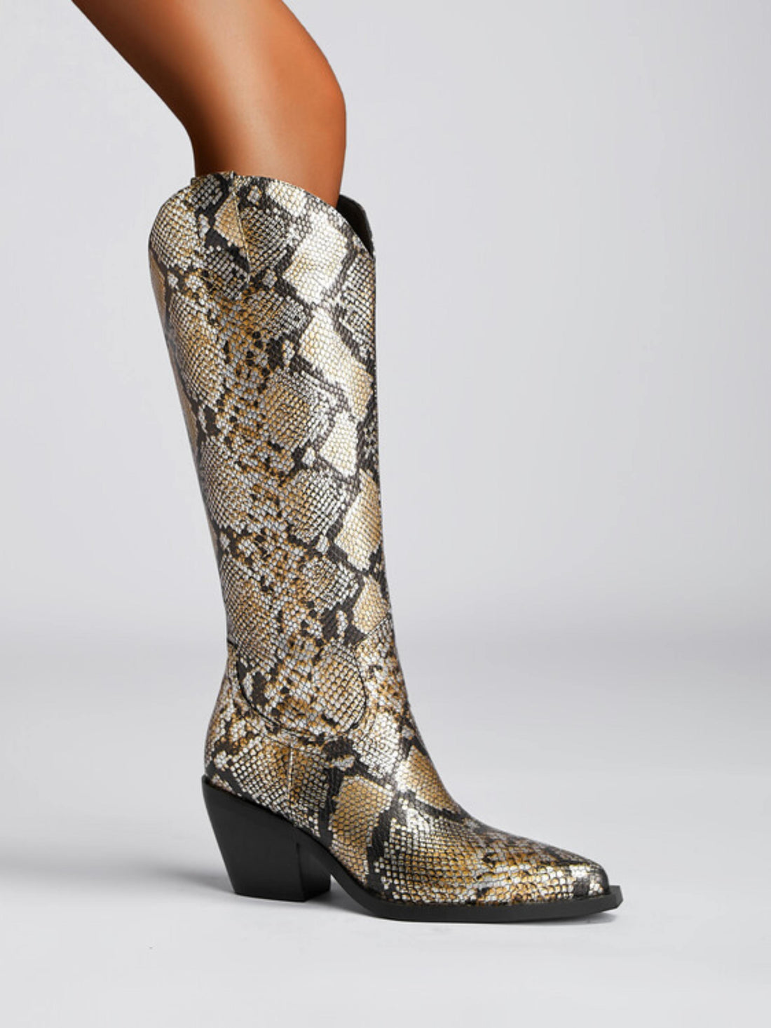 Snakeskin-patterned boot