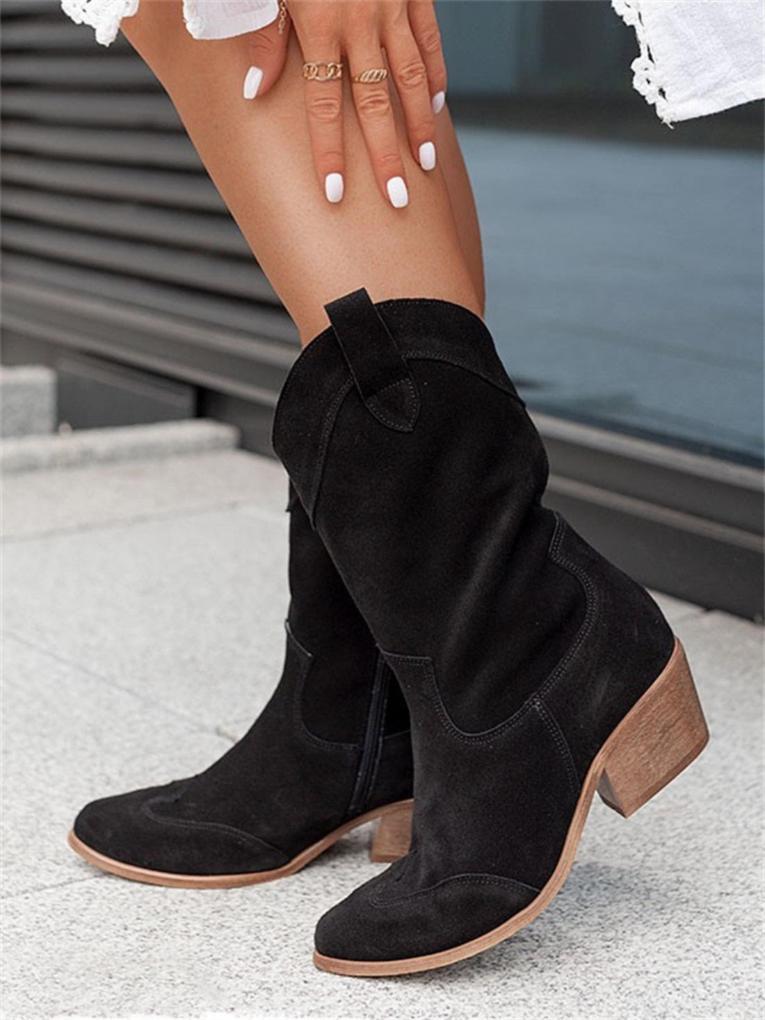 Simple Black Short Cowgirl Boots with Side Zipper