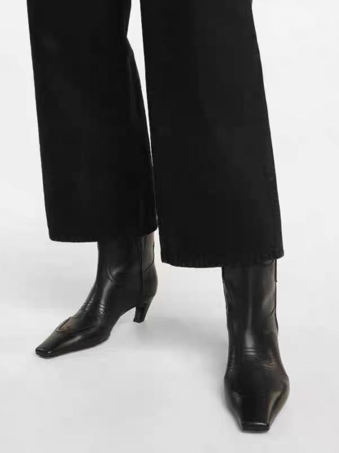 Trendy Leather Kitten Heels Black Cowgirl Boots for Ladies