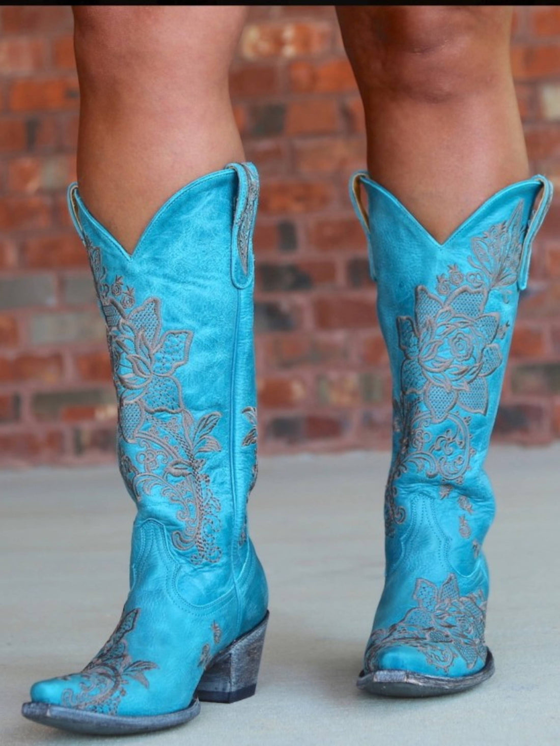 Retro Embroidered Floral Inlay Snip Toe Blue Cowgirl Boots